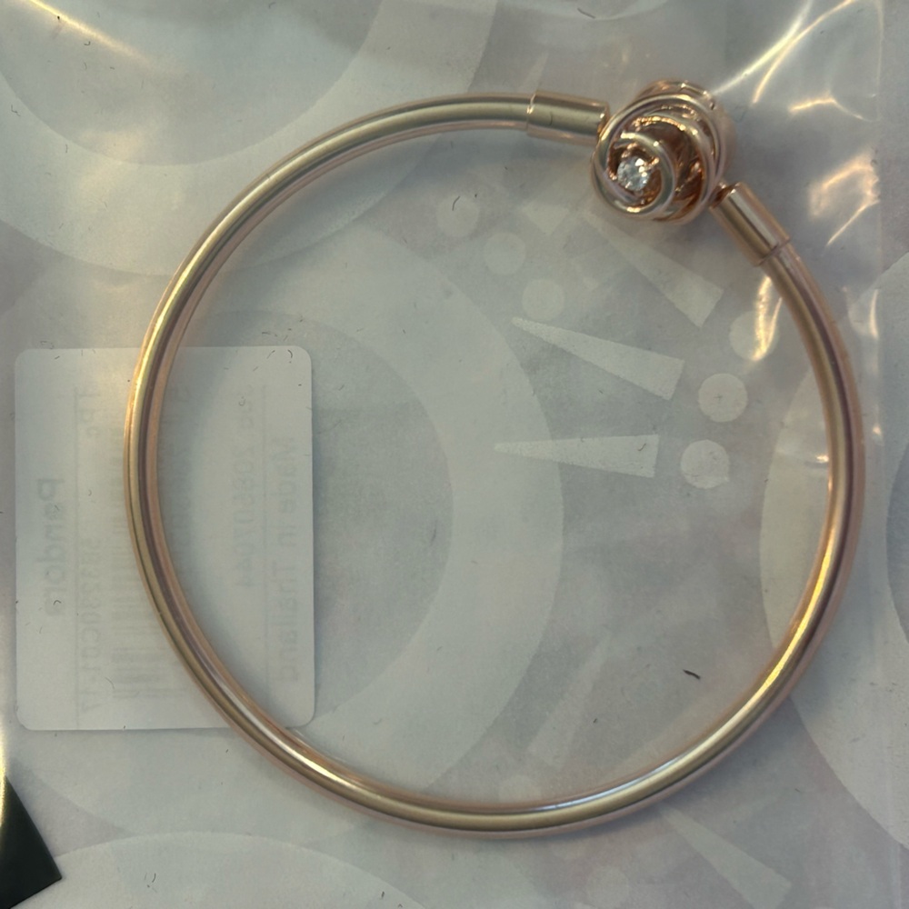 Pandora Moments Encircled Clasp Bangle in 14k Rose Gold Plated